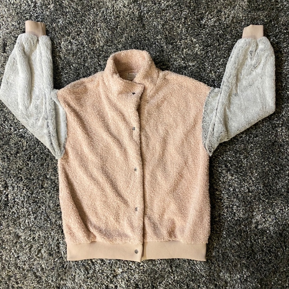 ZARA FUZZY SWEATER